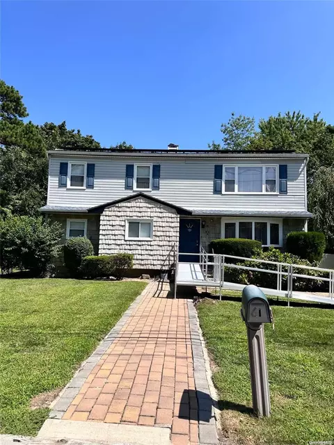 61 S 31st St, Wyandanch, NY 11798