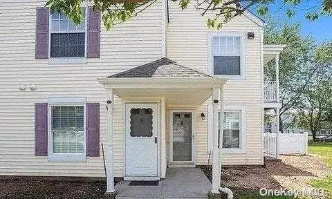 130 Fairview Cir #130, Middle Island, NY 11953