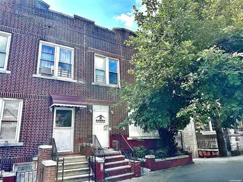 1269 Commonwealth Ave, New York, NY 10472