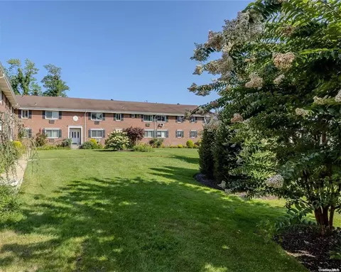 200 Merrick Rd UNIT C, Amityville, NY 11701