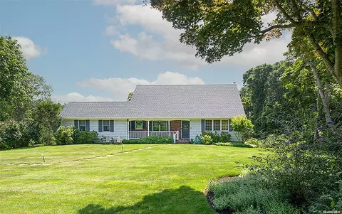 101 Sebonac Inlet Rd, Southampton, NY 11968