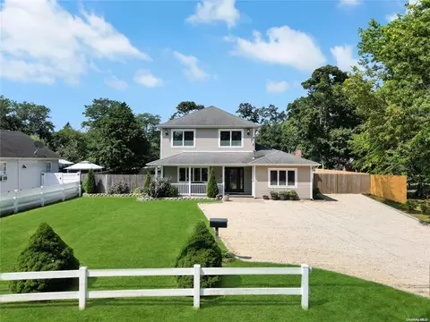 98 Avery Ave, Patchogue, NY 11772