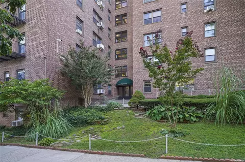 52-15 65 Pl S #3F, New York, NY 11378