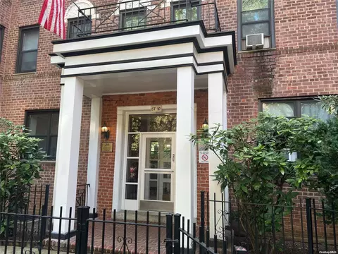 87-10 34 Ave #4R, New York, NY 11372