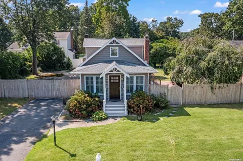 8 Elm St, Centereach, NY 11720