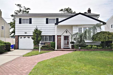 3458 Carey Ln, Baldwin, NY 11510