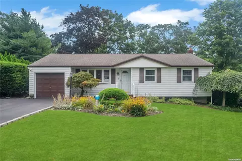 87 Southern Blvd, Hauppauge, NY 11788