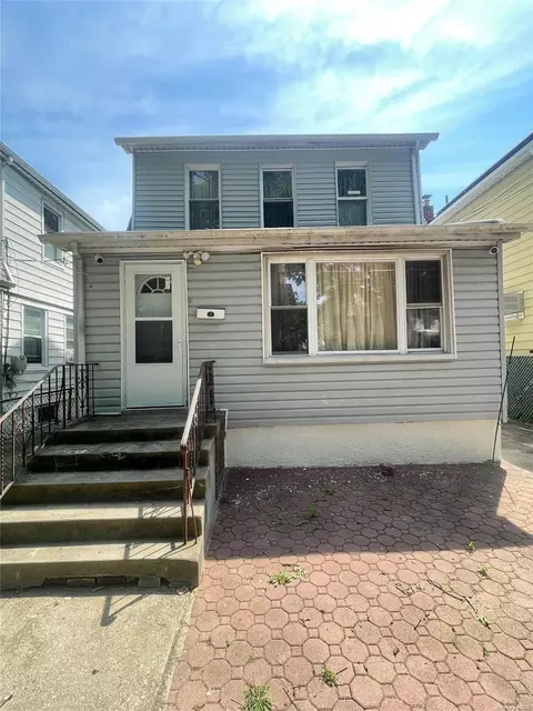 116-33 198th St, New York, NY 11412