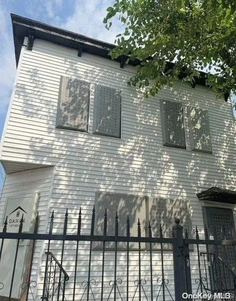 154-01 109th Ave, New York, NY 11433