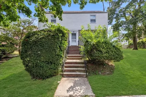 182-30 Tudor Rd, New York, NY 11432