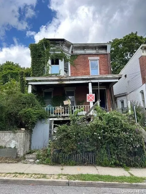 74 Farrington St, Newburgh, NY 12550