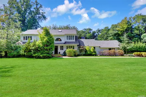 41 Lloyd Ln, Huntington, NY 11743