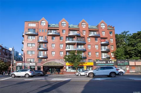 41-05 College Point Blvd #3B, New York, NY 11355