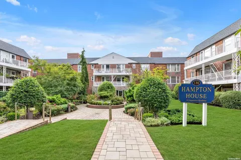 120 Morris Ave #C5, Rockville Centre, NY 11570