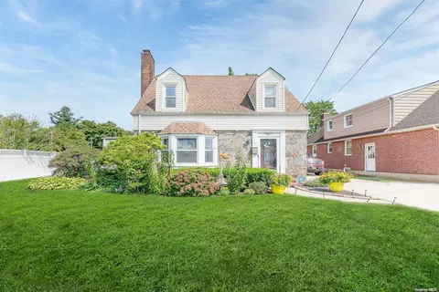 48 Elmwood Ave, Hempstead, NY 11550