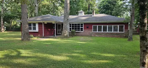 50 Church Ln, Middle Island, NY 11953