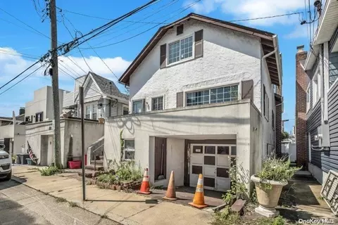 73 Rochester Ave, East Atlantic Beach, NY 11561