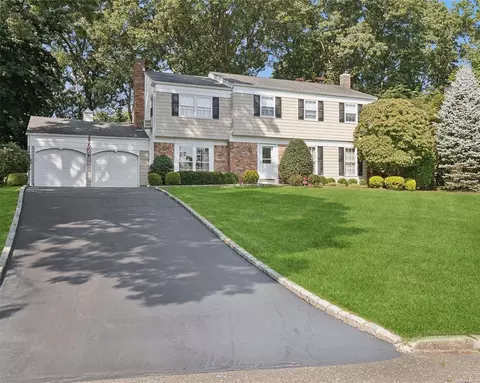 56 Neil Dr, Smithtown, NY 11787