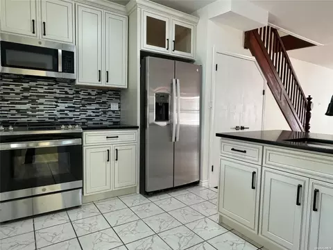 90-21 185th St, New York, NY 11423