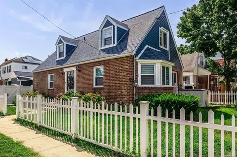 170-20 65th Ave, Fresh Meadows, NY 11365