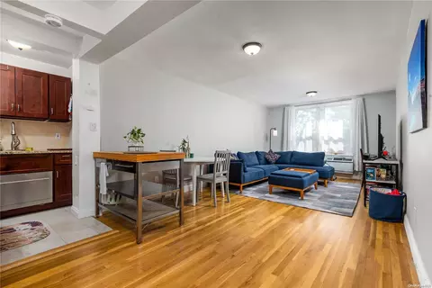 39-76 57th St #4D, New York, NY 11377