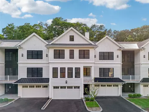 133 Spring Rd #6, Huntington, NY 11743
