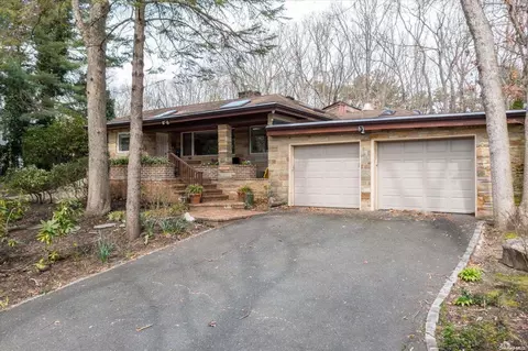 16 Wyandanch Blvd, Smithtown, NY 11787