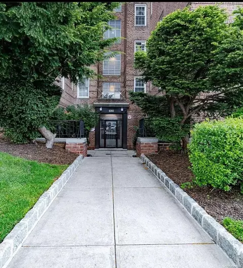 6393 Woodhaven Blvd #5J, Rego Park, NY 11374