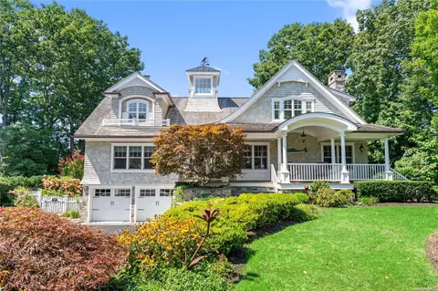 7 Halyard Ct, Cold Spring Harbor, NY 11724