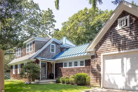 13 Simms St, Southampton, NY 11968