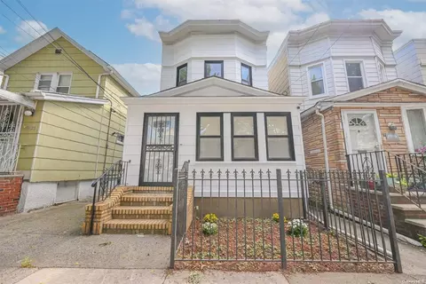 91-25 79th St, Queens, NY 11421