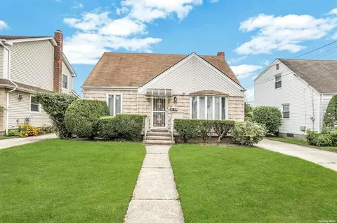 43 S S Ter, Hempstead, NY 11580
