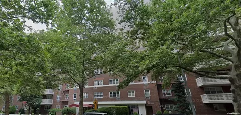 151-40 88 St #5G, Howard Beach, NY 11414
