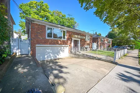 610 161 St, Whitestone, NY 11357