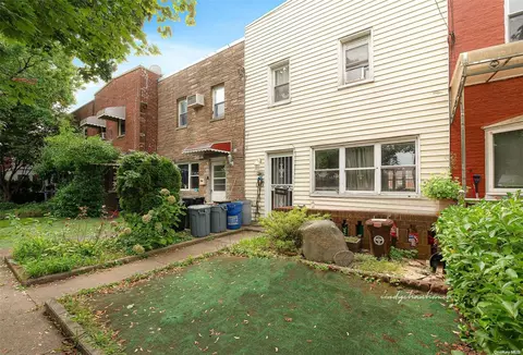 150-34 Booth Memorial Ave, New York, NY 11355