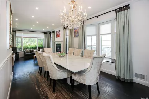 1 Floyd Pl # A, North Hempstead, NY 11024
