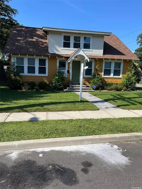101 Church St, Lake Ronkonkoma, NY 11779