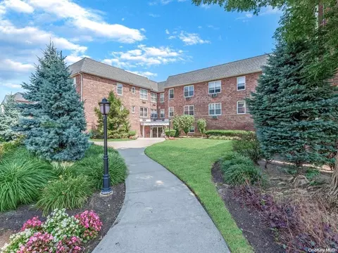 2 Fowler Ave #225, Lynbrook, NY 11563