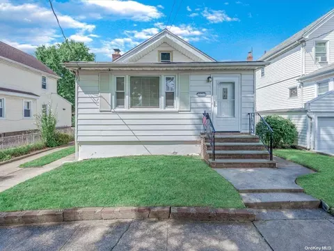 86-40 257th St, New York, NY 11001