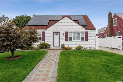 1130 Jasper St, Valley Stream, NY 11580
