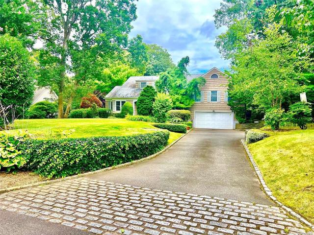 214 Woodside Dr, Hewlett, NY 11557
