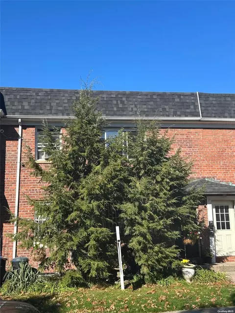 137-09 70th Rd, New York, NY 11367