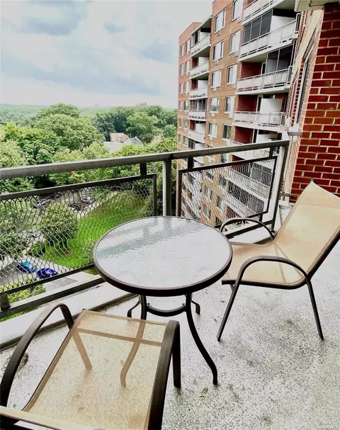 220-55 46 Ave #11 M, Bayside, NY 11361