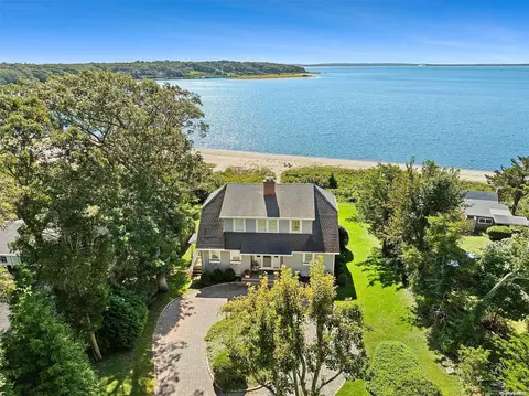 780 East Rd, Cutchogue, NY 11935