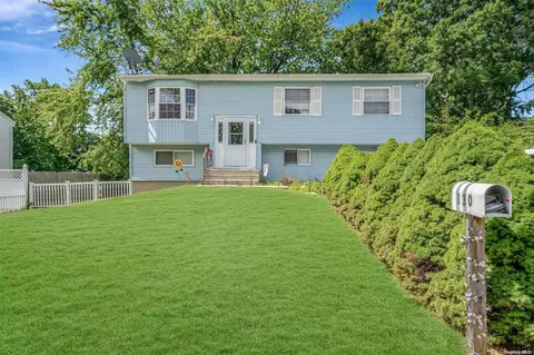 130 Ruland Rd N, Selden, NY 11784
