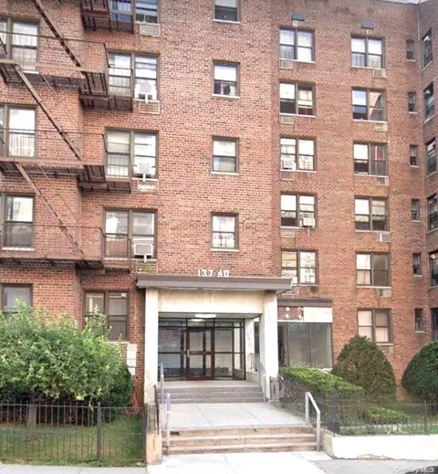 137-40 45 Ave #3H, New York, NY 11355
