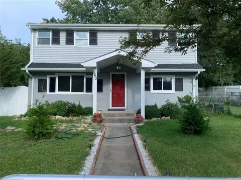 863 Taylor Ave, Patchogue, NY 11772