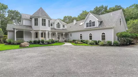 401 Route 114, East Hampton, NY 11937