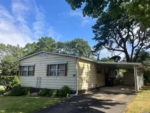 52588 Riverleigh Ave #88, Riverhead, NY 11901