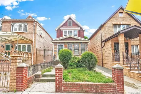 63-18 Saunders St, New York, NY 11374